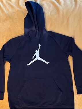 Jordan Jumpman Black Hoodie - Pullover Sweatshirt in black. Men’s size XL